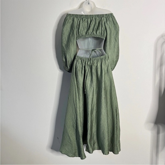 ASTR the Label Cassian Dress Woman’s Sz S Sage Green Midi Cut Out Off Shoulder - Picture 5 of 10
